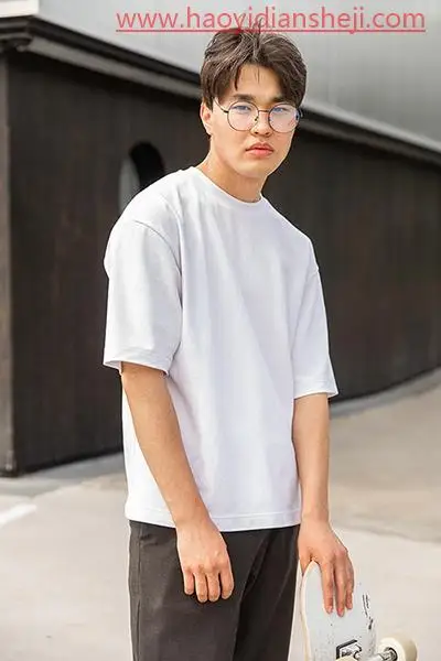 换衣服，用PS给人物换速换衣服_www.haoyidiansheji.com
