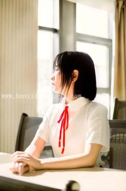 室内人像，调出清新暖光照片效果_www.haoyidiansheji.com
