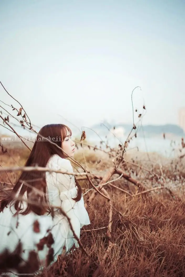 暖色调，营造室外人像清新的暖色效果_www.haoyidiansheji.com