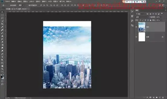 场景合成，通过PS合成在城市上空荡秋千的男孩_www.haoyidiansheji.com