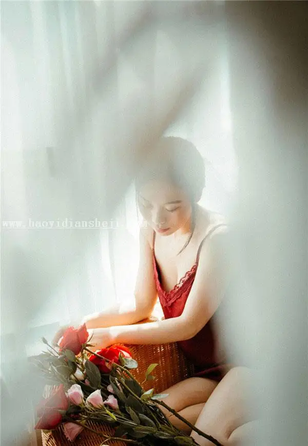 朦胧效果，调出复古港风私房照_www.haoyidiansheji.com
