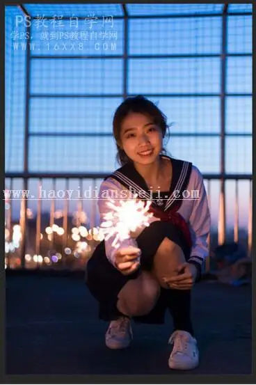 摄影后期，通过PS给夜景拍摄的烟花人像进行调色_www.haoyidiansheji.com
