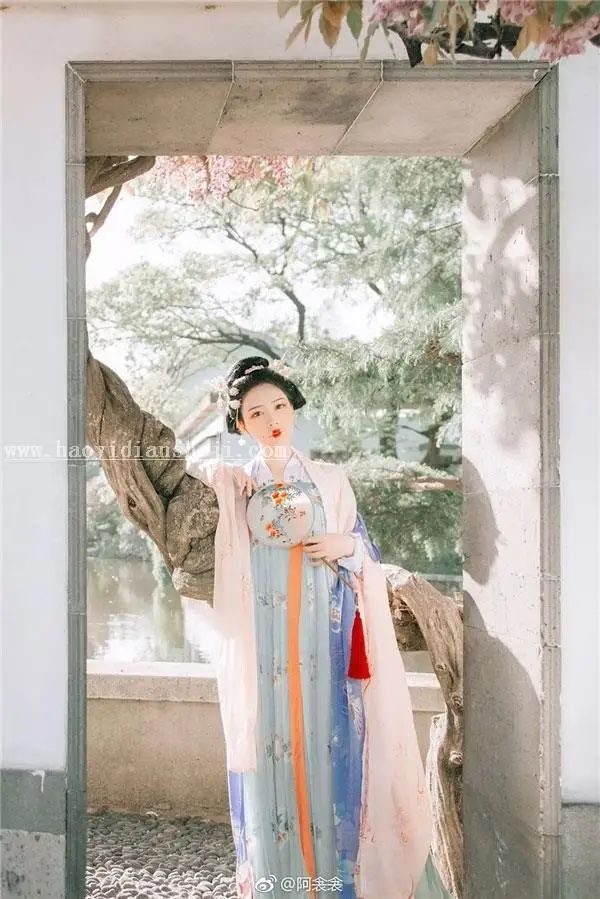 古风照片，通过PS给外景汉服人像制造古典色彩感_www.haoyidiansheji.com