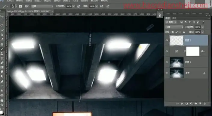 创意合成，合成奇幻的办公室女郎悬浮空中的场景_www.haoyidiansheji.com