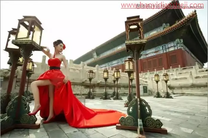 换背景，通过PS给古建筑背景下的人像添加蓝天白云_www.haoyidiansheji.com