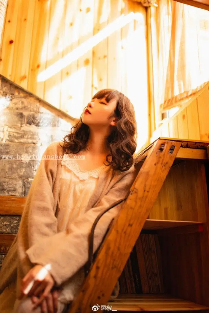LR调色教程，用LR打造室内人像暖色写真_www.haoyidiansheji.com