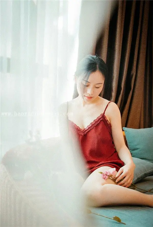 朦胧效果，调出复古港风私房照_www.haoyidiansheji.com