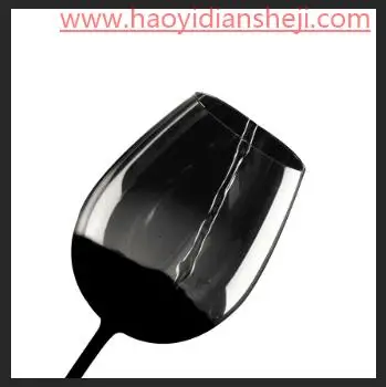 抠玻璃，用PS抠出水流入杯子的图片_www.haoyidiansheji.com