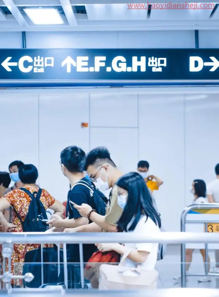 蓝色调，地铁站专属的科技感蓝色调照片_www.haoyidiansheji.com