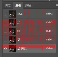抠玻璃，用PS抠出水流入杯子的图片_www.haoyidiansheji.com