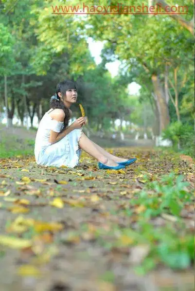 人像调色，给外景人像写真制作浓郁的秋天效果_www.haoyidiansheji.com