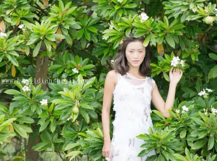 后期小技巧，教你如何特出杂乱背景中的人物_www.haoyidiansheji.com
