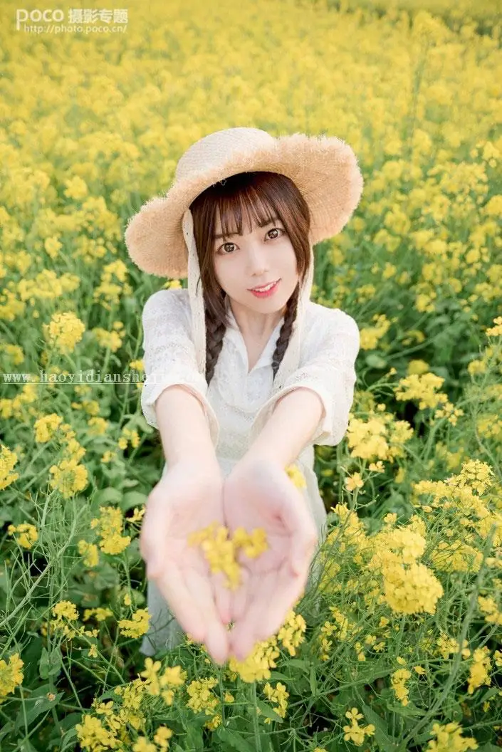 LR调色教程，通过LR给油菜花拍摄的人像调出小清新的效果_www.haoyidiansheji.com