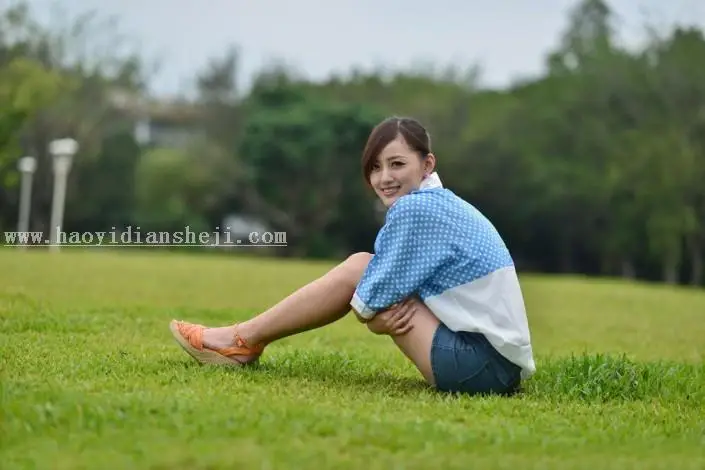 霞光效果，给外景草坪上的人物照片添加霞光色_www.haoyidiansheji.com