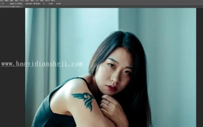室内人像，用LR调出私房写真冷色调_www.haoyidiansheji.com